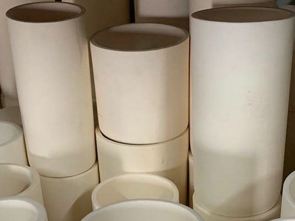 What are the characteristics of high temperature ceramic materials